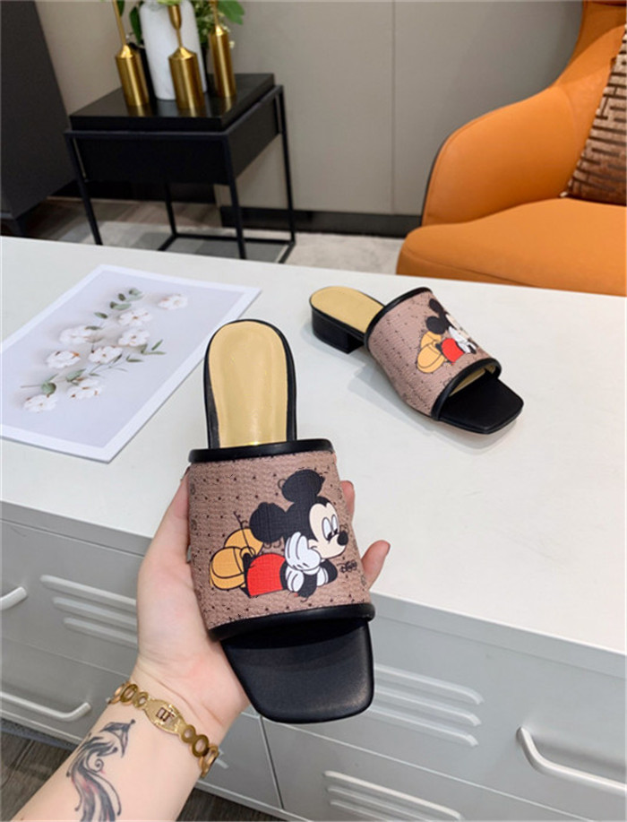 

Fashion Women's Casual sandals flat base Beach slippers High quality Leather shoes female flip flops comfortable Sandal G40529