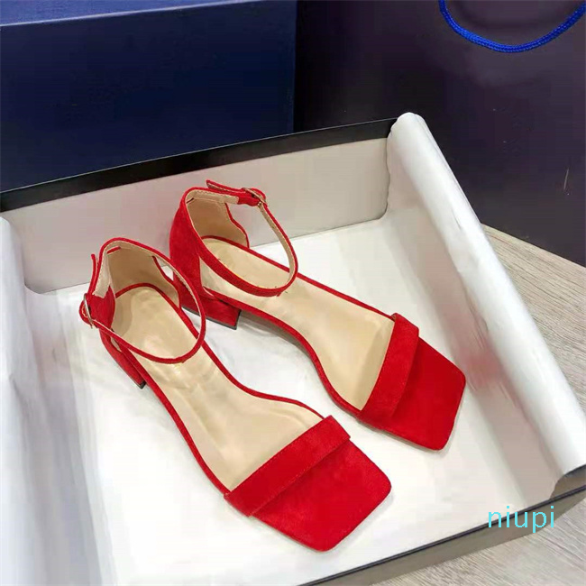 

2022Pearl strap sandals Ladies luxury quality sandalss fairy styles style Fashion design versatile casual High-end simple atmosphere Three, No shoes;buy shoes and get a box