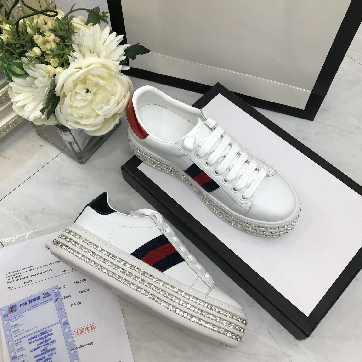 

2021 latest fashion classic original design crystal shoes bee embroidery luxury high quality genuine leather