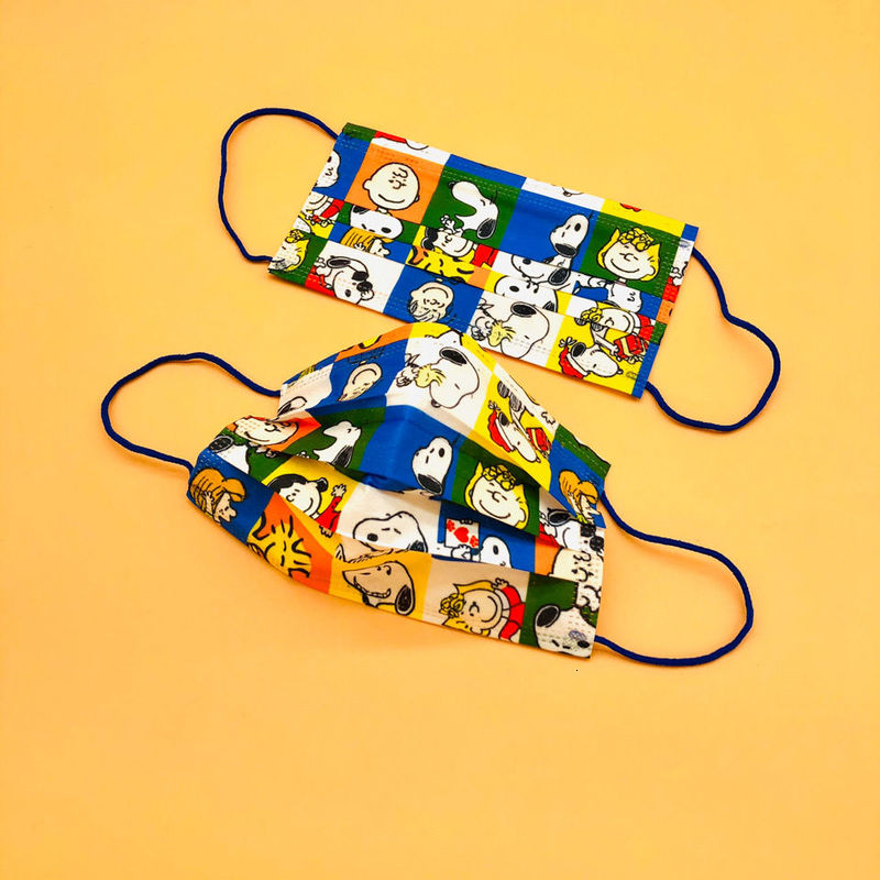 

Masks Snoopy printed adult disposable cute cartoon 3-layer protective Spunlaced cloth with high efficiency melt blown protection