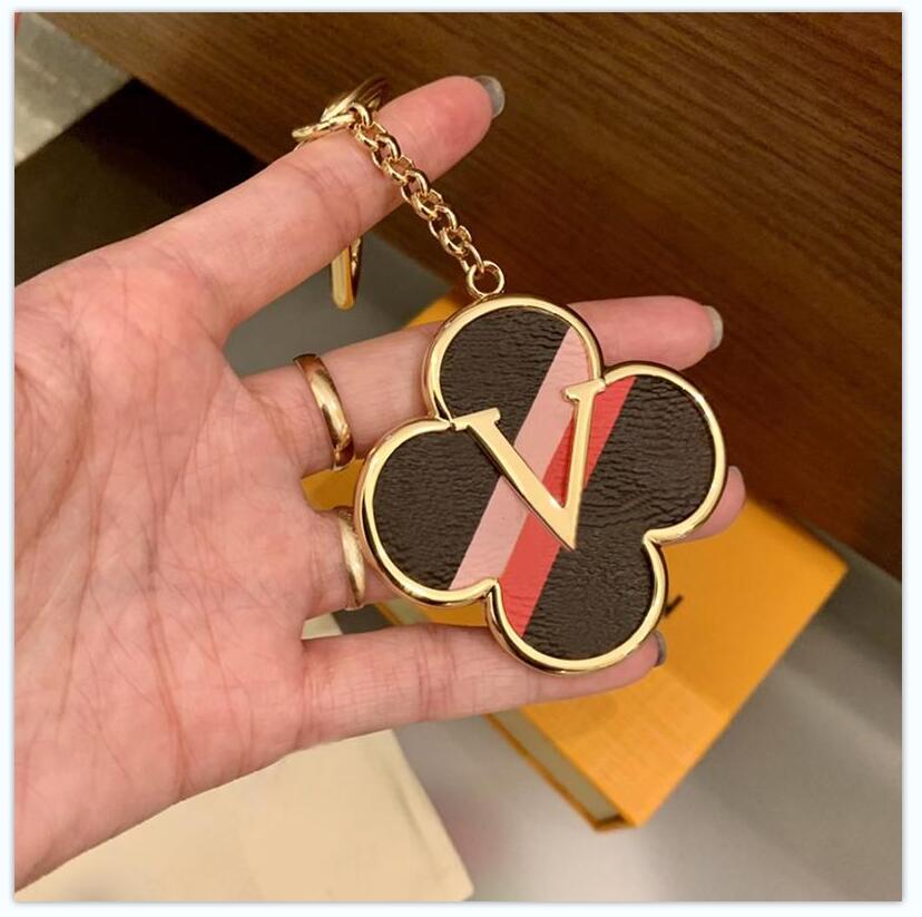 Four-leaf Keychains Lucky Clover Car Key Chain Rings Accessories Fashion PU Leather Keychain Buckle for Men Women Hanging Decoration with Retail-image-713792822