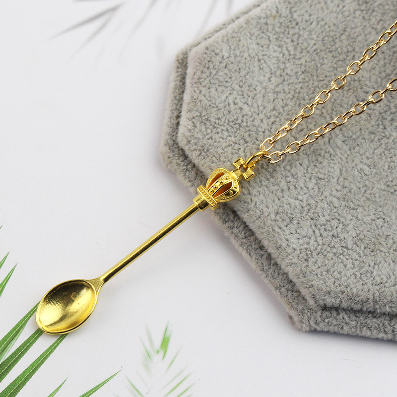 

Alice Crown Classical Royal Snuff Necklace Pendant Dabber Dab Wax Tool Mini Tools Waxy Dry Herb Herbal Spoon Shaped Metal Lanyard with Chain