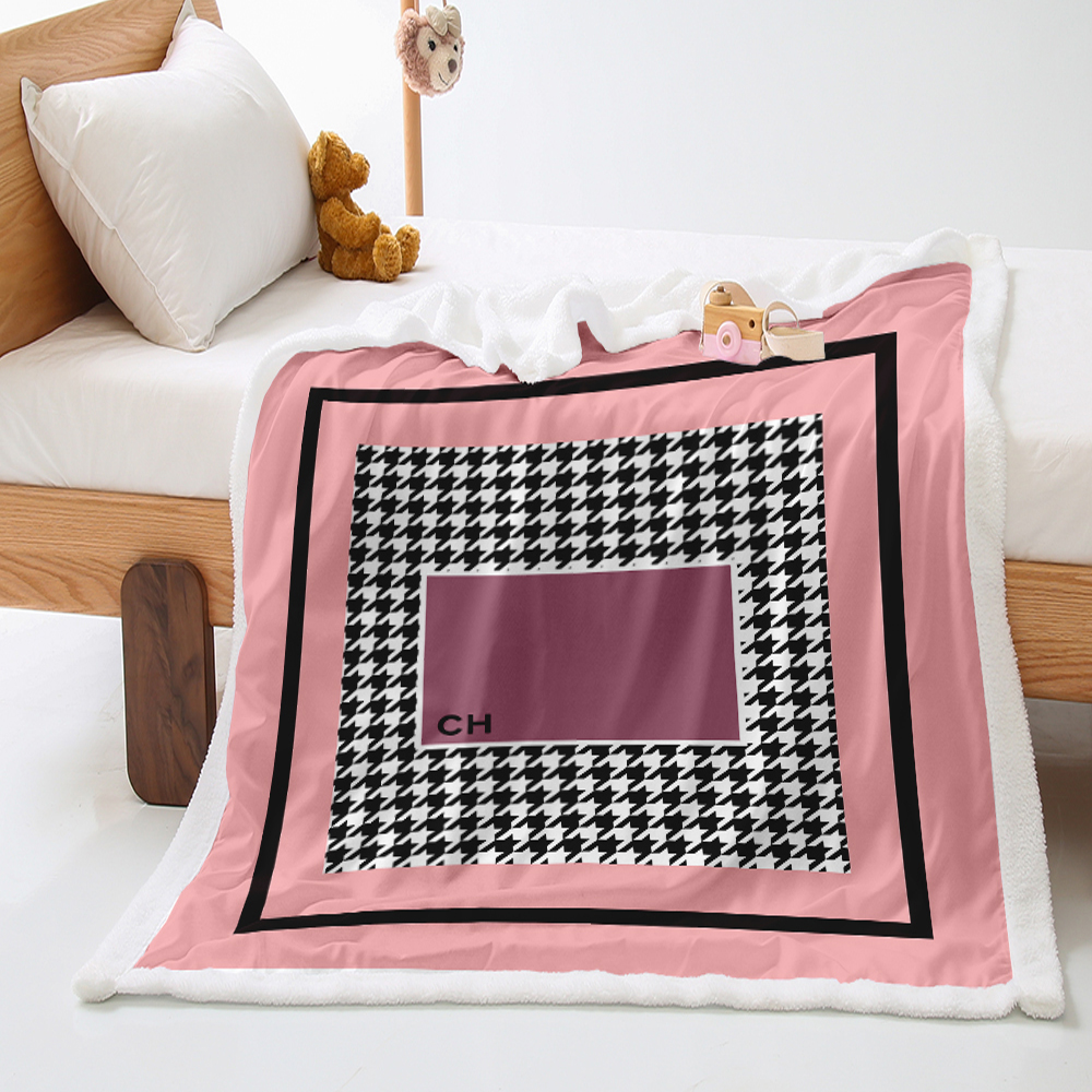 

Fashion design rule pattern household soft lamb wool blanket queen size, practical high-definition letter printing blanket, suitable for bedroom/sofa