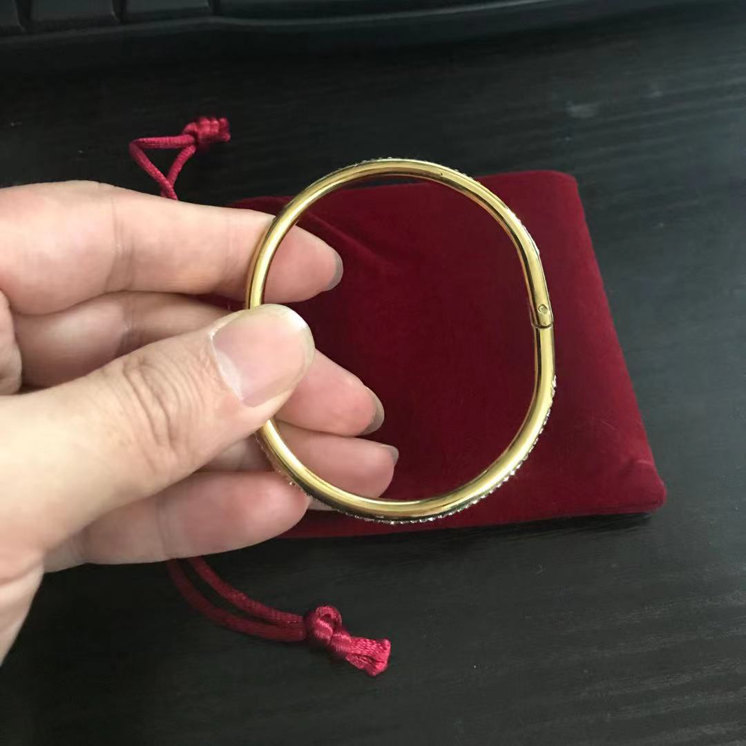 

Titanium Steel Valentine's Day Bangle Bracelet 1 Line Full Diamond Cuff Bracelets Women 5.8cm Fashion Jewelry For Lover Gift No Box