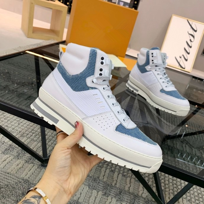 

Fashion Diamonds Real Leather platform ankle boots Martin boots Designer Ladies short boots Luxury Bee women Shoes, 01