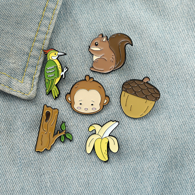 

Cartoon Animal Monkey Brooches Alloy Paint Squirrel Woodpecker Pins Tree Banana Backpack Clothes Collar Badge Accessories Wholesale