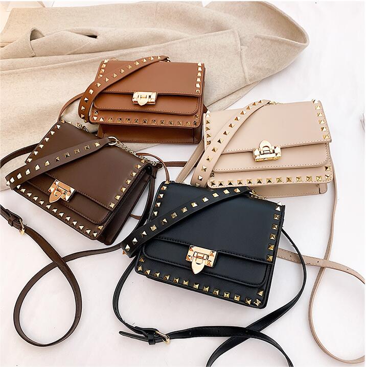 

Factory wholesale women handbag retro leathers shoulder bag personalized rivet handbags European and American fashion leather messenger bags