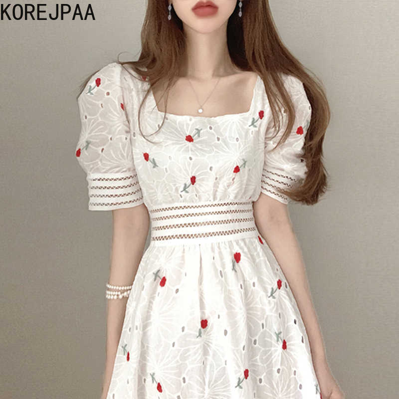 

Korejpaa Women Dress Summer Korean Fashion Sweet Embroidered Flowers Slim Square Collar Hollow Design Bubble Sleeve Dresses 210526, Red