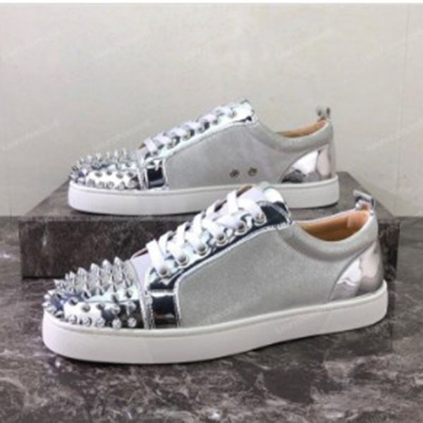 

2021 Luxury Designer Red Sole Suede Leather Rhinestone Strass Spikes Men Women Flat Low-top Lace-up Casual Sneaker Chaussures mkj003