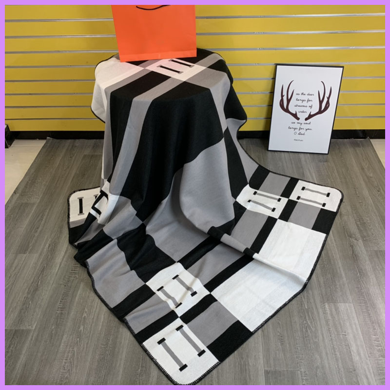 

Fashion Blanket Women Mens Luxury Designer Quilt Blankets Living Room Sofa Bedroom High Quality Sublimation Blanks Car Airplane D2110193F