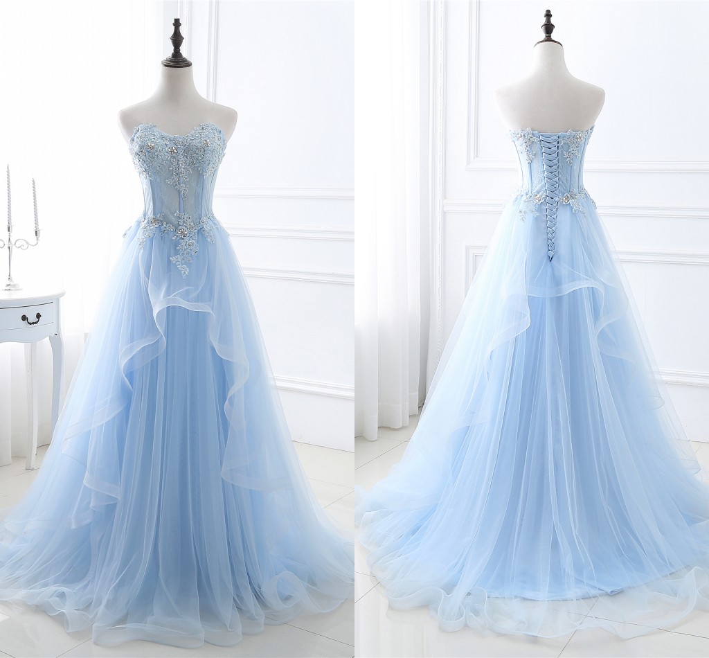 

Charming Light Blue Wedding Dresses Beach Bridal Gowns Lace Appliqued Crystal Upper Skirt Fashion Elegant, White