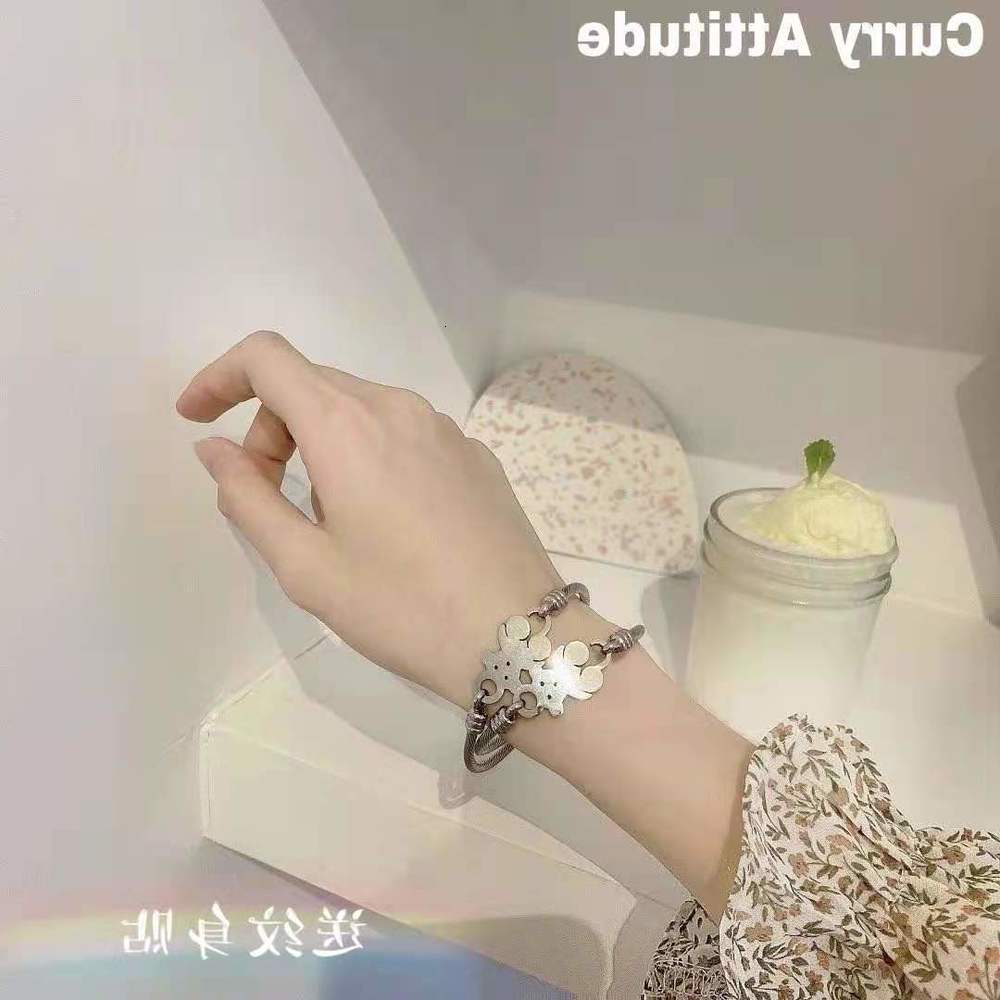 Cataenaires à la main avec mignon amoureux de l'enfoueur Simple Bear Lovers Bracelet Fille Cool Bungee Non Fade Bracelet en acier Titane