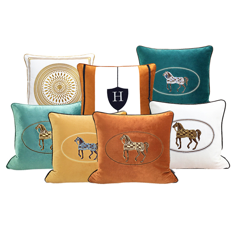 

Luxury Living Room Sofa Decorative Pillow Case Embroidered Horse Cushion Cover Hotel Bedroom Bedside Square Throw Pillowcases