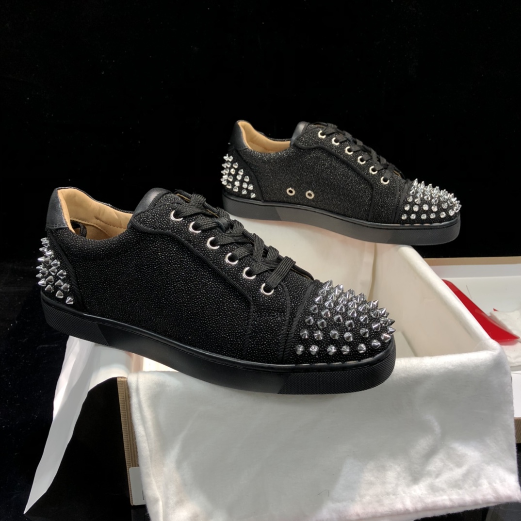 

2021 red bottom mens designer shoes sneakers high quality Luxury fashion black beaded Men deigner sports Shoe Plus Size