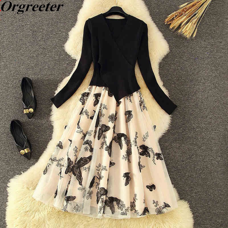 

High Quality Black Sweater Stitching Mesh Knitted Dress 3D Butterfly Embroidery V-neck Long Sleeve Fall Winter 210525, Ivory