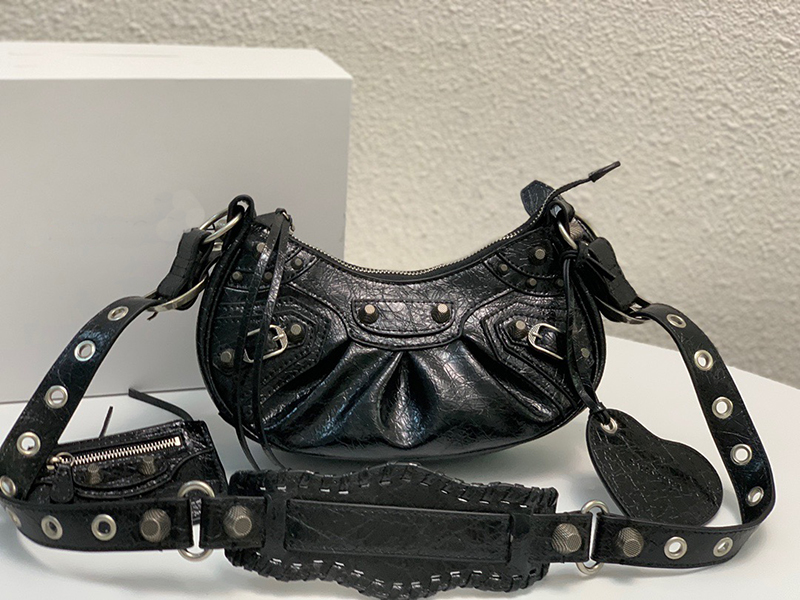 

Women shoulder bags crossbody genuine leather top quality with rivet fashion luxury designer handbags girl shopping cute, Green