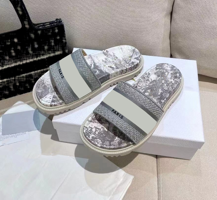 

Top Quality Designer Classic Thicken Flower Print slippers Summer beach indoor fashion flip flops lady Women shoes Flat Ladies Sandals Genuine Leather Rubber, Style 2