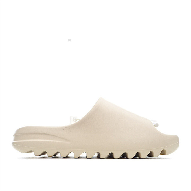 Fashion Marque Pantoufles Mousse Hommes Super Great Quality Runner Basketball En plein air Football Football Baskets Sports Sandal Sandal Saint B