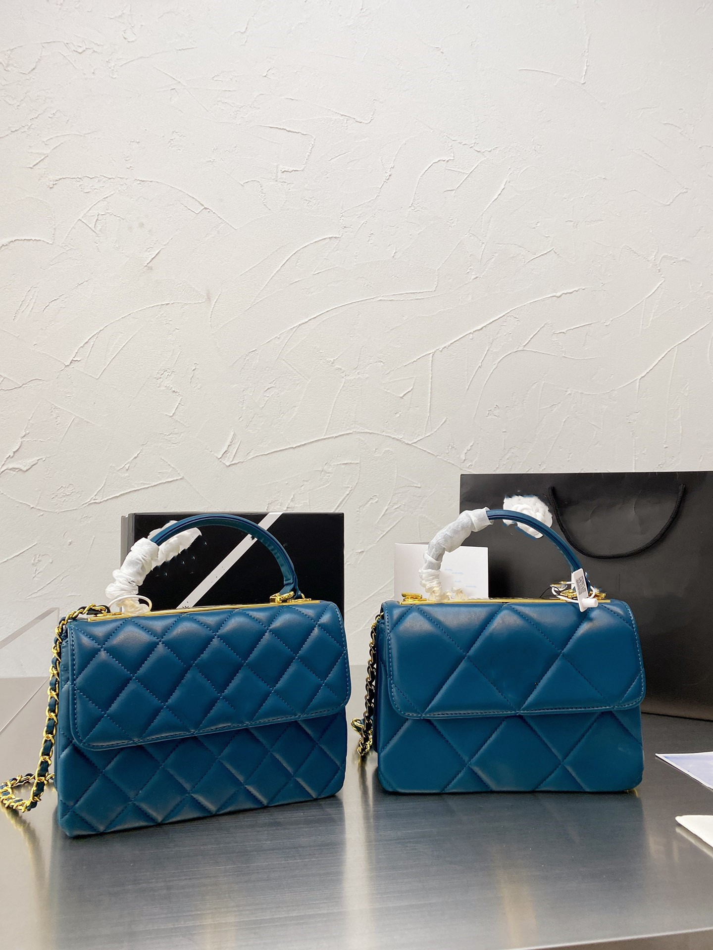 

5A+ top quality Women Luxury Designer Crossbody Bags Wholesale Price Genuine Leather bag Shoulder Flap Handbag with small and big lattice diamond size 25cm, Make up the difference