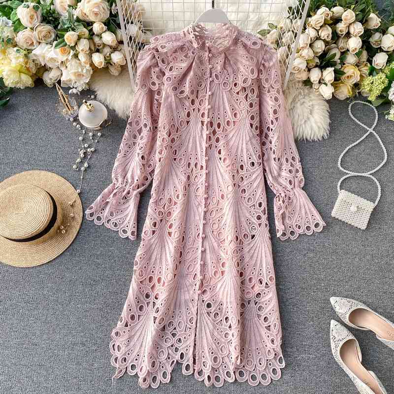 

Romantic vintage court Style Lace Dress Spring Design Hollow out High quality stand-up collar breasted Slim Long Shirt Dres 210525, Pink
