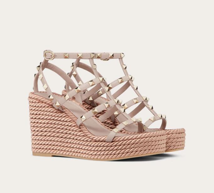 

Summer Rockstud Calfskin Leather Wedge Women Sandal With Ankle Strap Wedges Luxury Fashion Lady Gladiator Sandals EU35-43