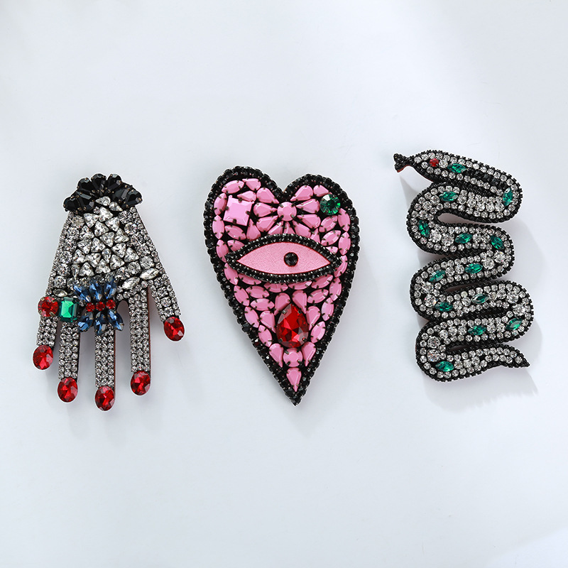 

Design Full Crystal Rhinestone Snake Animals Punk Style Brooch Pin Pendant For Women Love Heart Palm Pins Broches 358