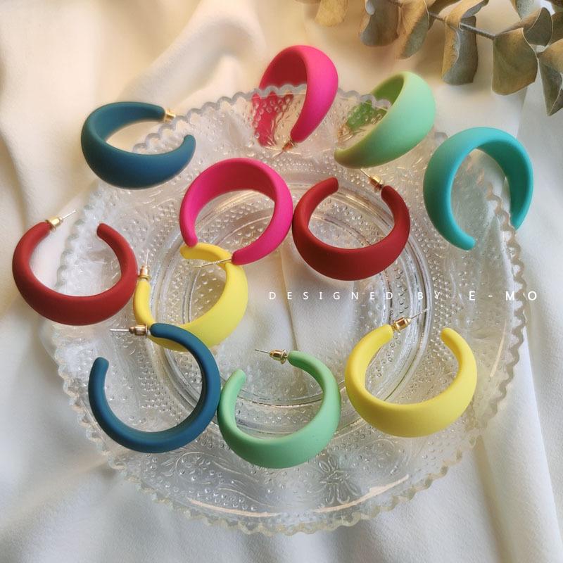 

Hoop & Huggie Candy Color C-shaped Colorful Circle Earrings Retro Exaggerated Wide Face Niche