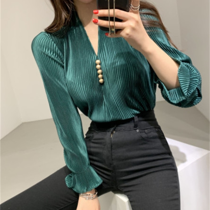 

Spring Chic Korean Vintage Solid Blouses Shirts Women Flare Sleeve V-neck Buttons Office Fashion Ladies Tops Blusas Mujer 210518, Green