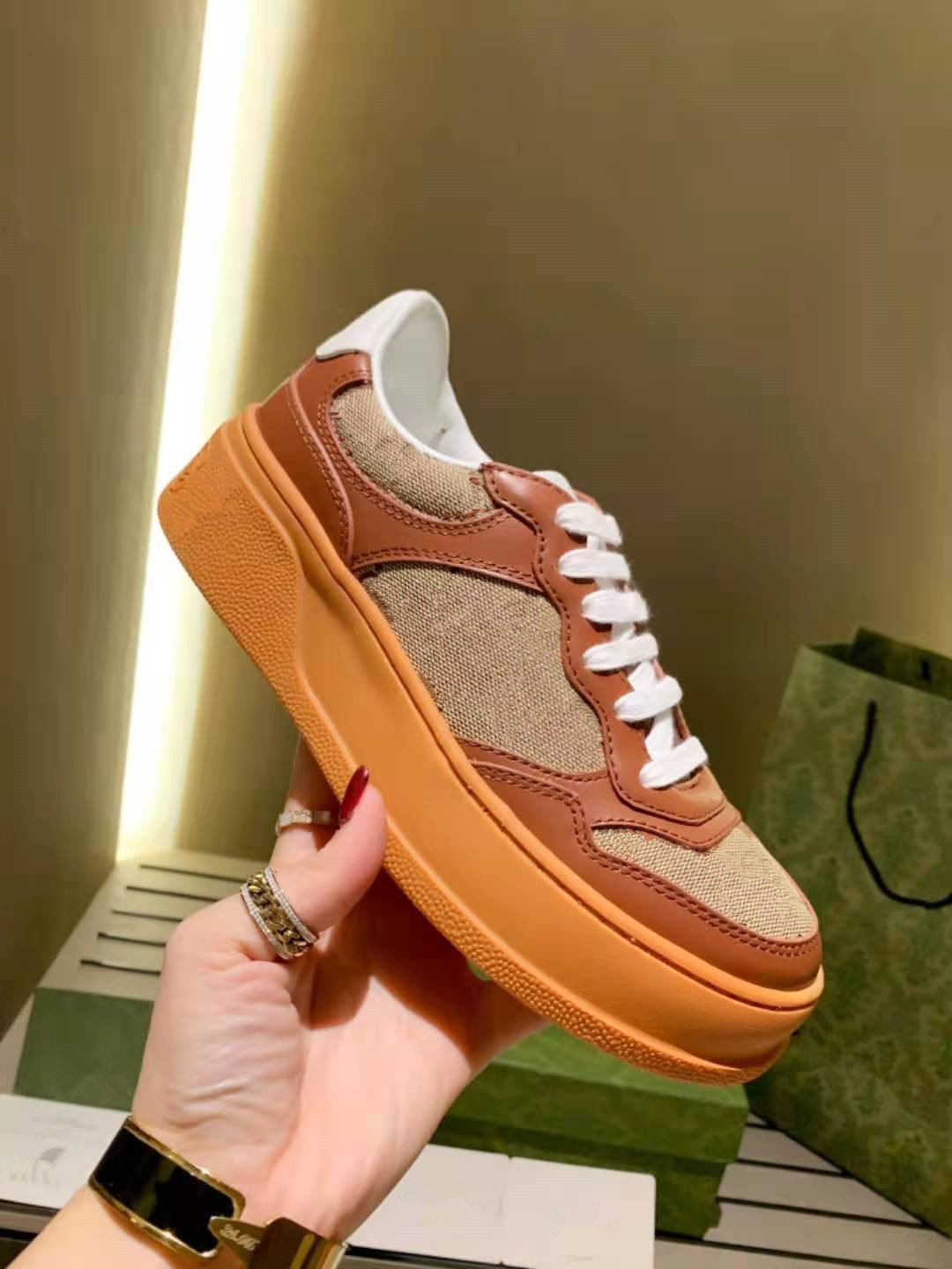 

2022 Fashion Designers Men Women Casual Dress Shoes Genuine Leather Low Lace-Up Leisure Sneakers Loafers Breathable Unisex Zapatos Flats