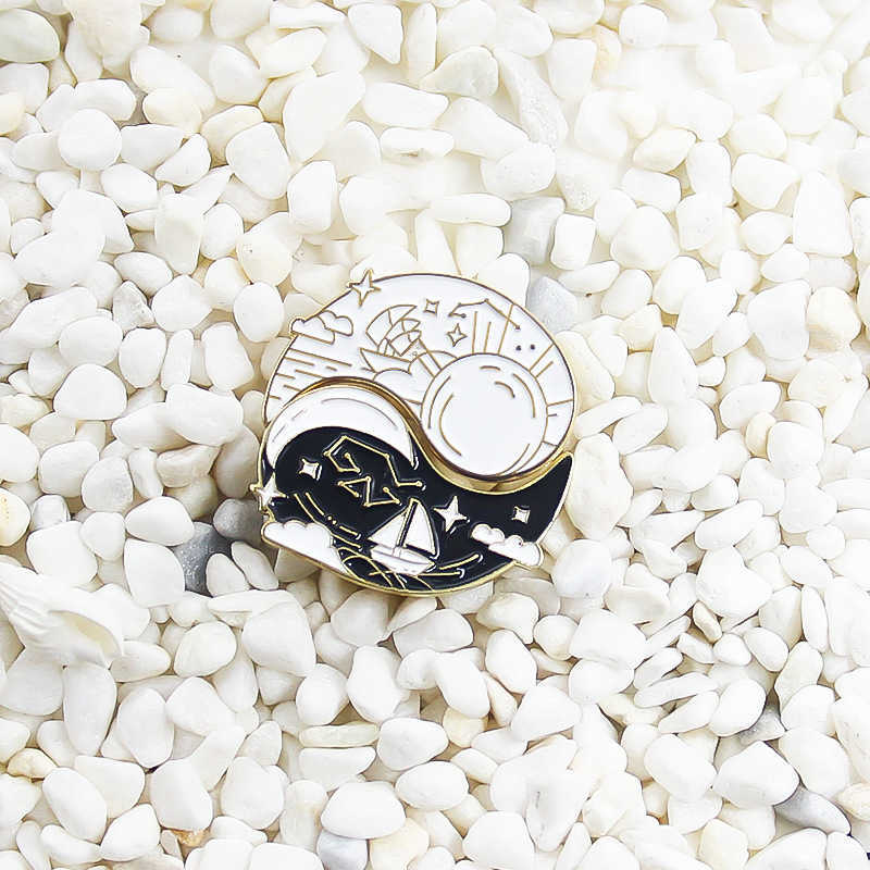 

Sailing through the waves night and day fashion creativity Yin Yang gossip good friend brooch jewelry trend Badge