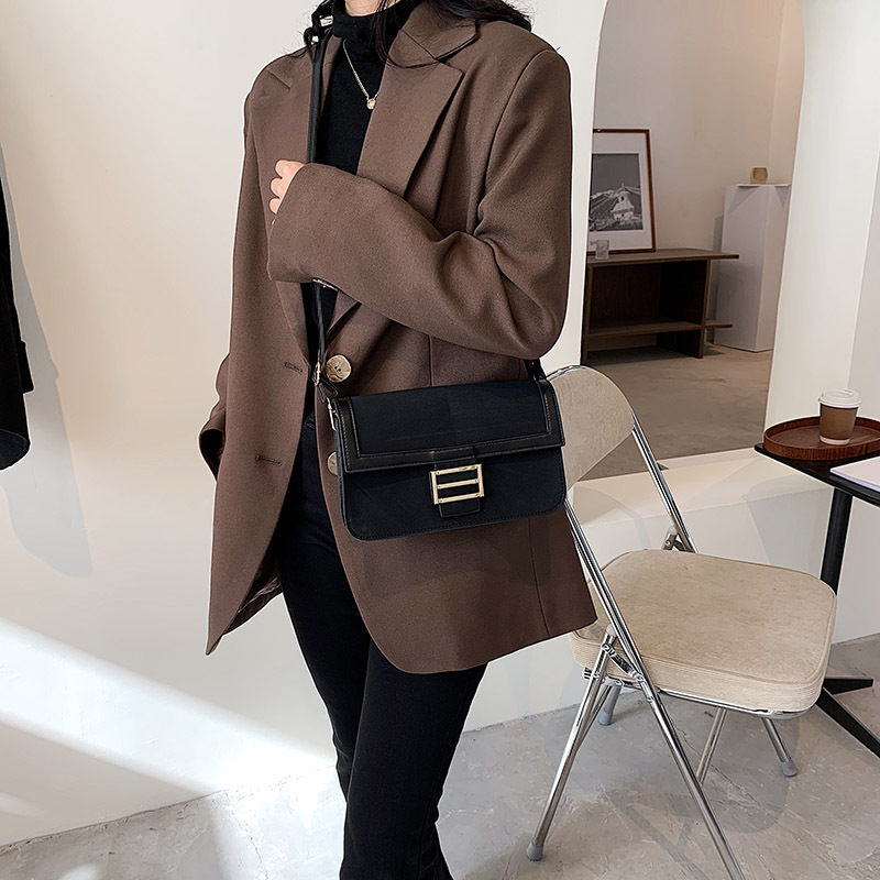 

Sole by designer winter and winter leisure small bag women's new fashion versatile messenger red single shoulder armpit square purse, Blue