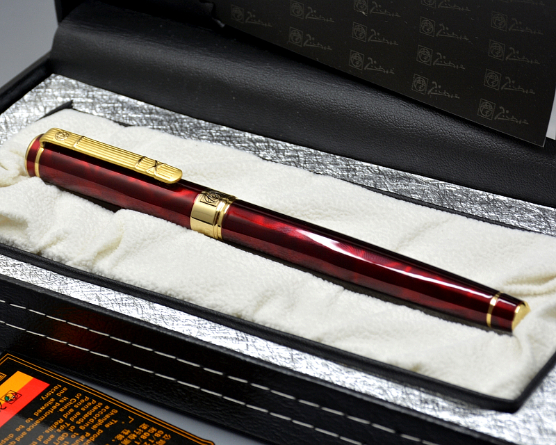 

Luxury Picasso Brand 902 Wine red and Black Classic Fountain pen with Golden Relief Cap 22K NIB Writing office school supplies High quality ink pens, As picture shows