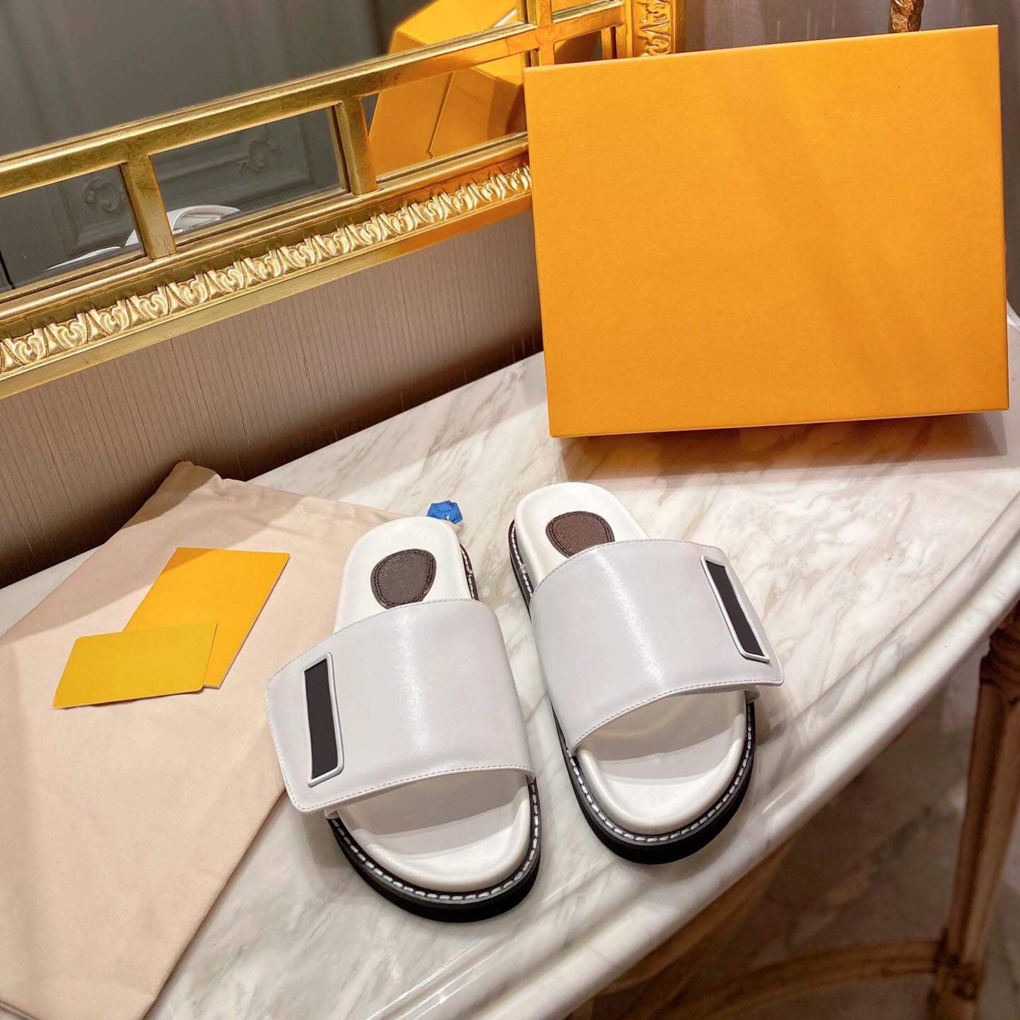 

2021 brand Men Women Velcro Slippers summer fashion woman man flat beach sandals slipper luxurys Couples Genuine Leather slides with box large size 35-45, Brown print