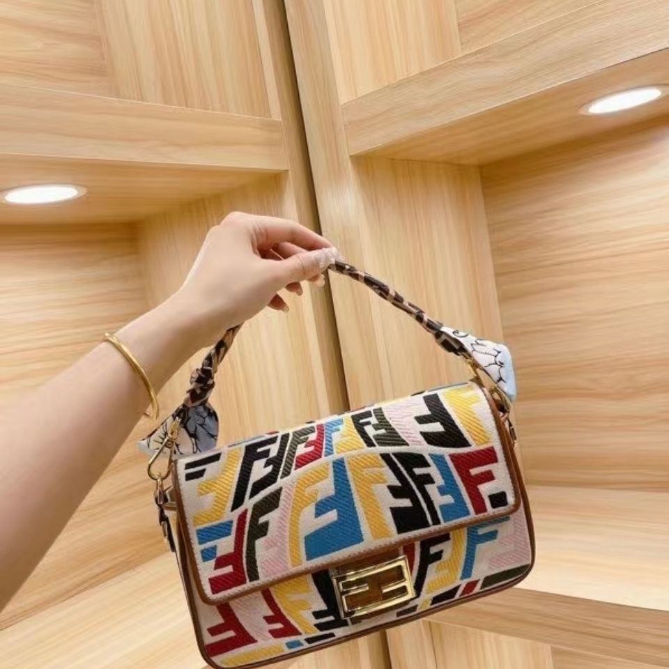 

Women's bag 2021 new French stick armpit jacquard embroidered letter portable messenger fashion