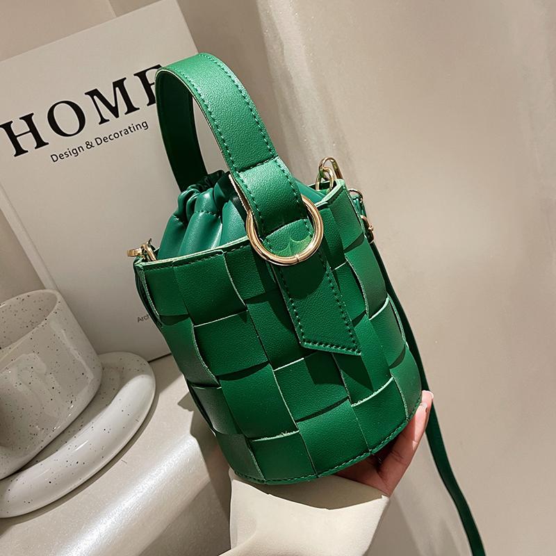 

Evening Bags Mini PU Leather Barrel Shaped Handbags For Women 2022 One Shoulder Bag Female Kawaii Tote Weave Crossbody