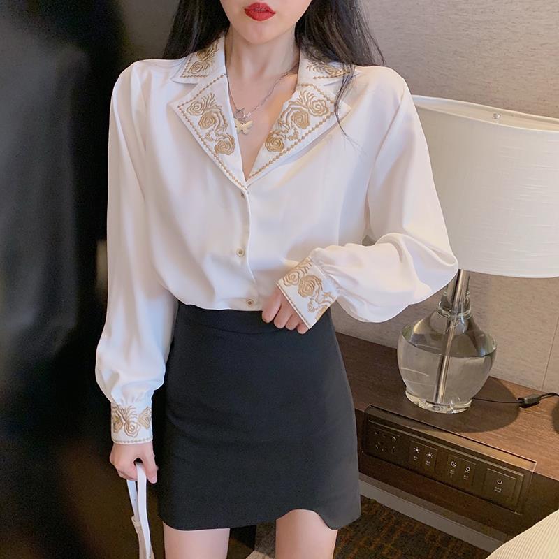 

Women's T-Shirt 2021 Elegant Design Temperament Loose V-neck White Shirt Embroidery Office Lapel Lantern Long-sleeved Top, Blue