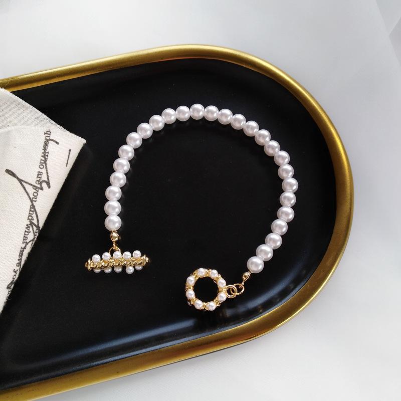 

Bangle 2021 Creative Pearl Bracelet For Women Exquisite Simple OT Buckle Gold Color Charm Bracelets Bangles Fashion Luxury Jewelry