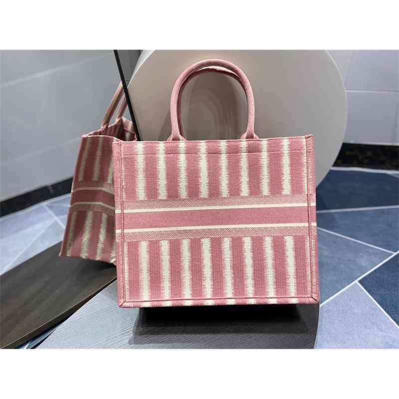 

Women Luxurys Designers Bags 2021 high-quality embroidered large-capacity beach Designer Handbag Handbags Totes Crossbody Bag