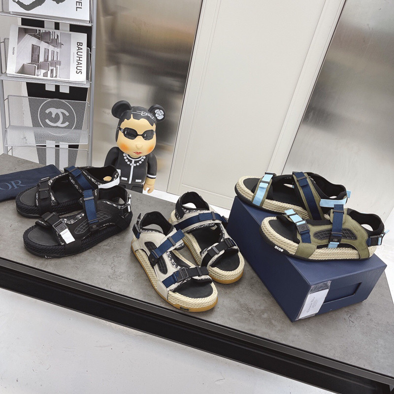 

Luxury design women's sandals with buckle casual and comfortable, Black