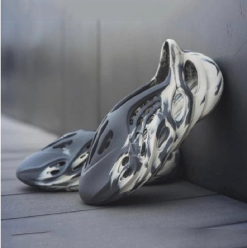 

2021 realeased summer mxt moon gray mens luxury slippers kanye fashion foam Runner women men slides slipper sandals, Color#32