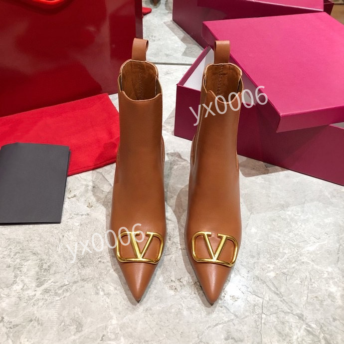 

2021 Designer Boots Rois Ankle Martin Bag Boot Calfskin Leather Nylon Removable Pouch Bootie Men Women Cowhide Motorcycle Thick Bottom Combat hltn05, 02