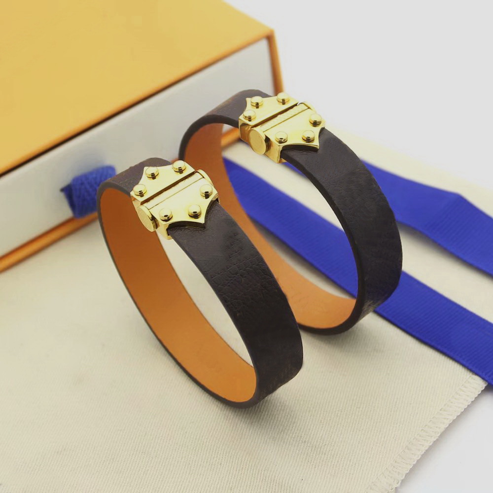 

Europe America Fashion Lady Women Print Flower V Letter Design Leather Bracelet Bangle With Six Rivets Hardware