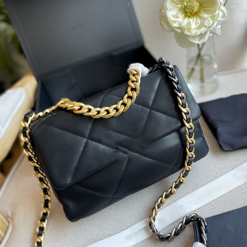 

2022 New Lambskin Fashion Women's Shoulder Bag Flip Chain Large Capacity 25cm Diamond Lattice Outdoor Sacoche Famous Designer Handbags Luxury Wallets Crossbody Bag, Black