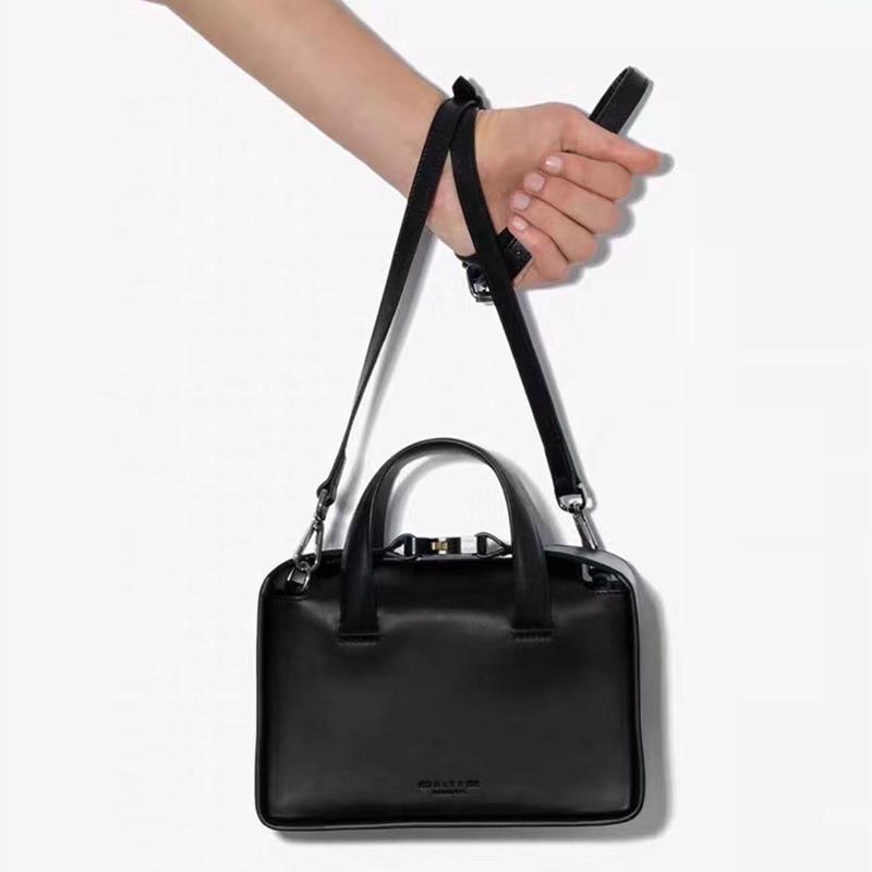 

Waist Bags ALYX Men Women Bag Black Leather High Quality Metal Button Double Handles Adjustable 1017 9SM Fashion Backpack