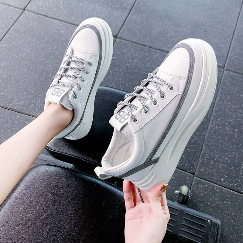 

2021 Designer Women Running Shoes Black Grey Reflective fashion womens Trainers Sports Sneakers High Quality Size 35-40 qc