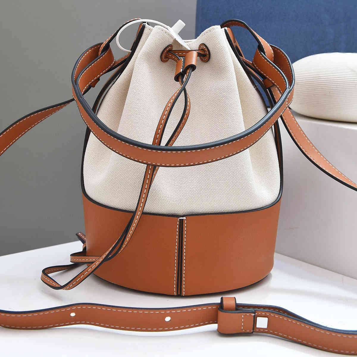

Loew Bags Leather Canvas Bucket New Womens Shoulder Bag Trend Contrast Canvas Bag Leisure Simple Bucket Bag Crossbody