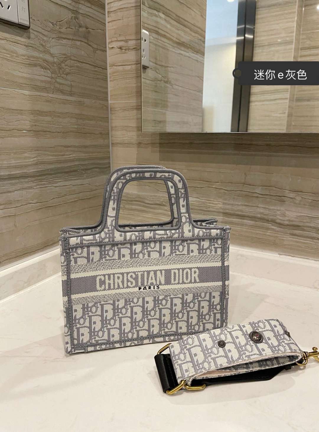 

2021 High Quality Star Style purse Bag Purses Fashion Tote Women's crossbody Shoulder Backpack Women handbag -D2817, Red;black