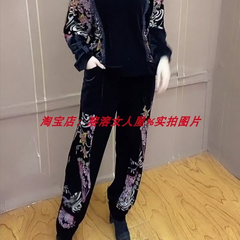 

Golden velvet three-dimensional printing suit women's wear 2021 spring middle-aged mother leisure sports loose sweater two-piece set, Gray