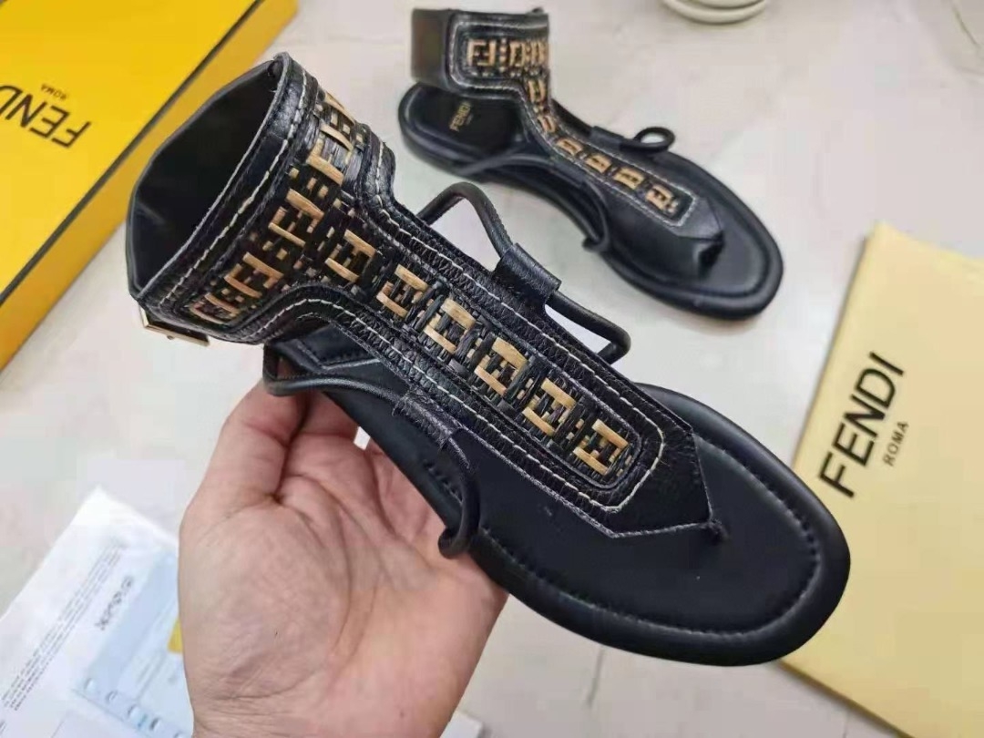 

sandals great quality brand new boots, Black