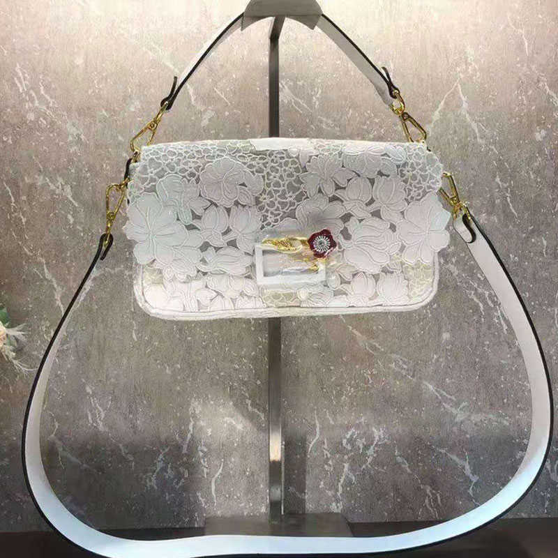 

Designer luxury bag Baguette Handbag Crossbody Bags Patent Leather Embroidery Flower Lace Design Hand Shoulder Bag Fashi Women's leather handbag, No bags